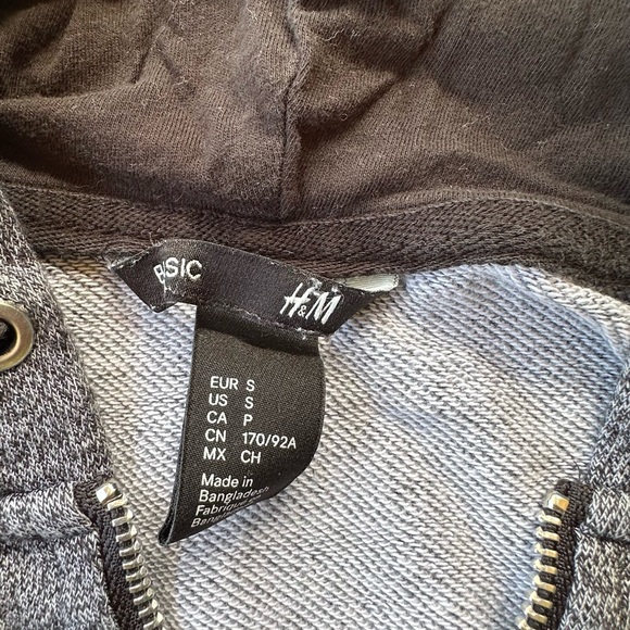 Hoodie H& M adult size S, black , in excellent  preloved condition, - Picture 5 of 5